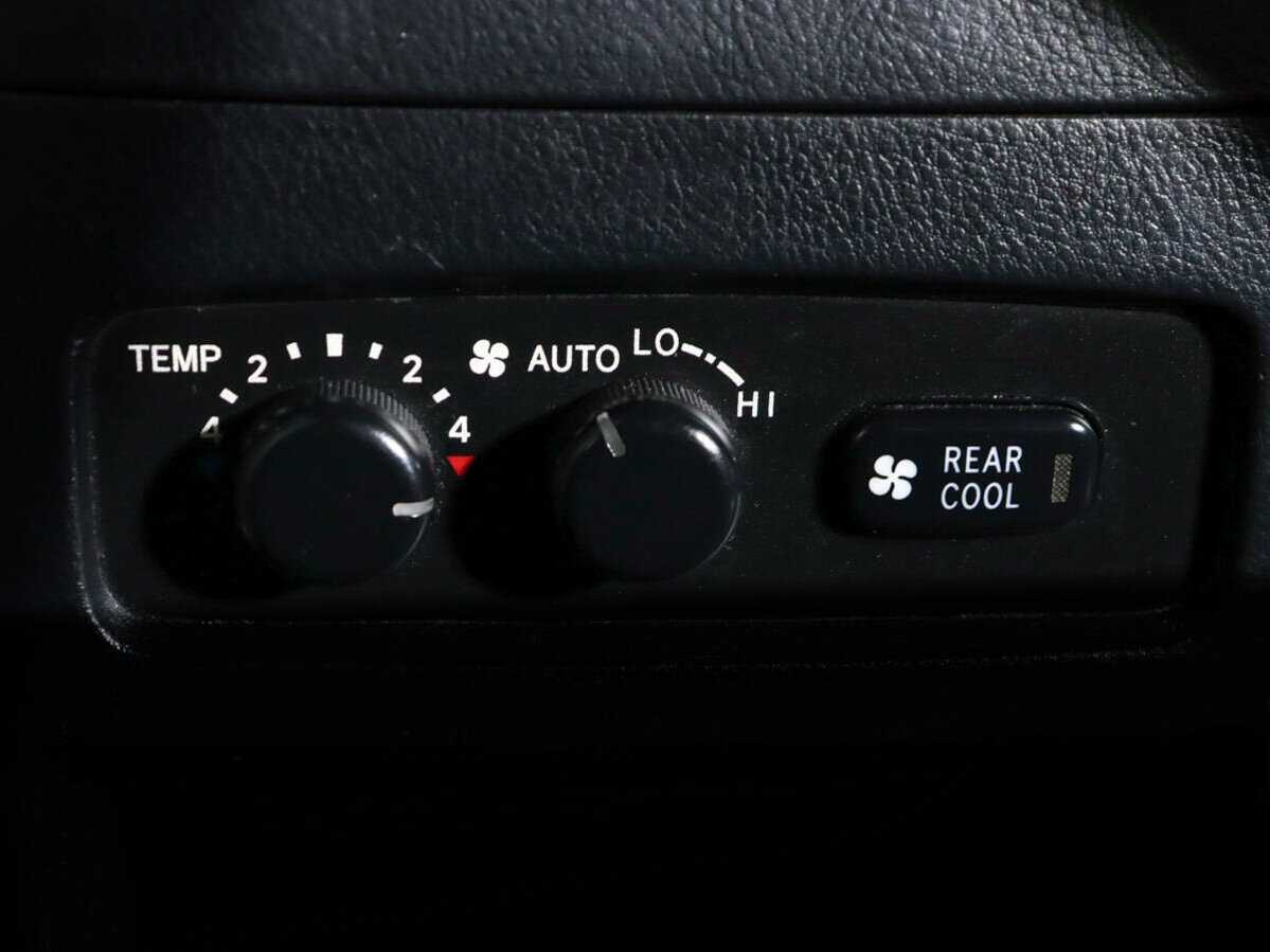 Toyota Land Cruiser Prado с пробегом — 2004 год. Фото: #11