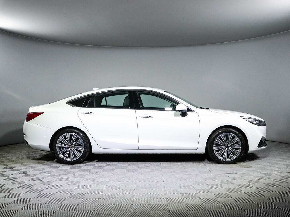 Hongqi H5 с пробегом — 2022 год. Фото: #3