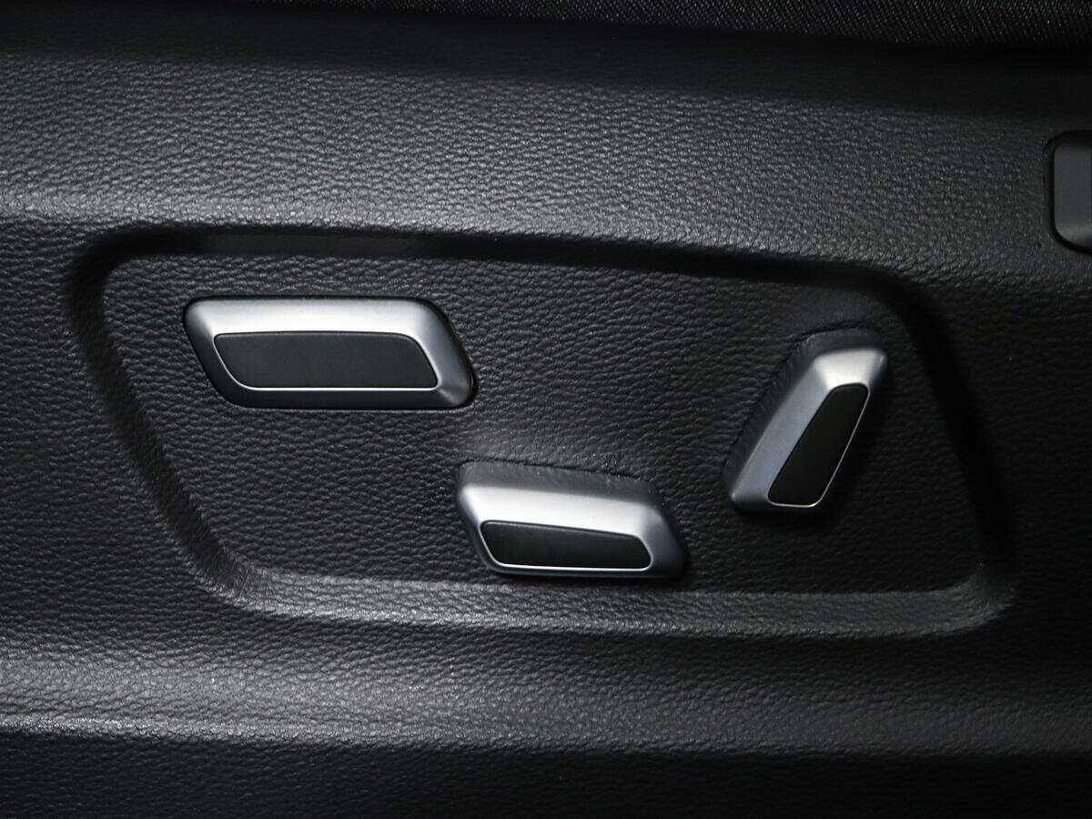 Hongqi H5 с пробегом — 2022 год. Фото: #18