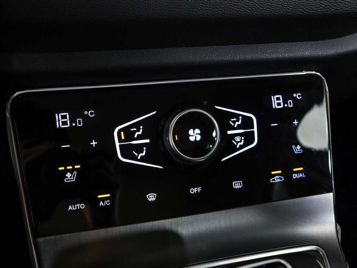 Hongqi H5 с пробегом — 2022 год. Фото: #23