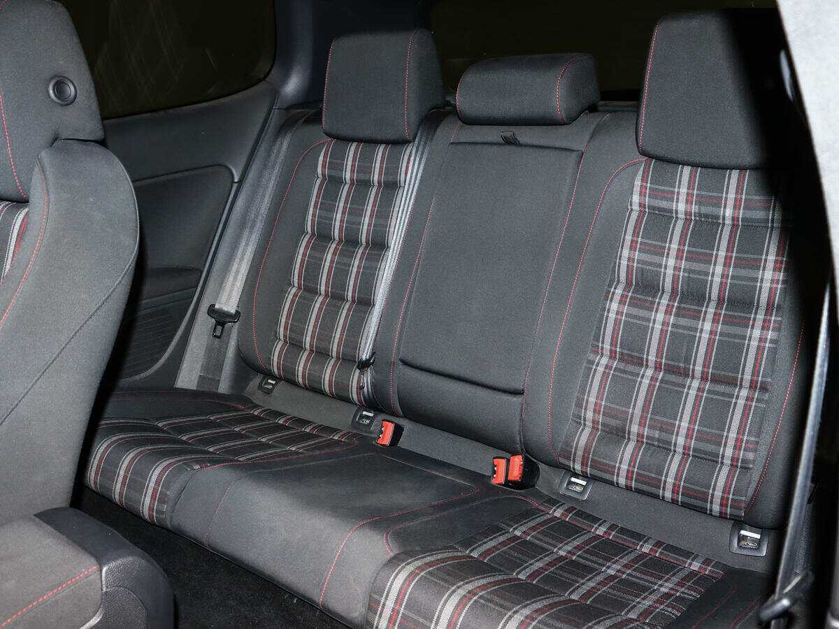 Volkswagen Golf GTI с пробегом — 2009 год. Фото: #7