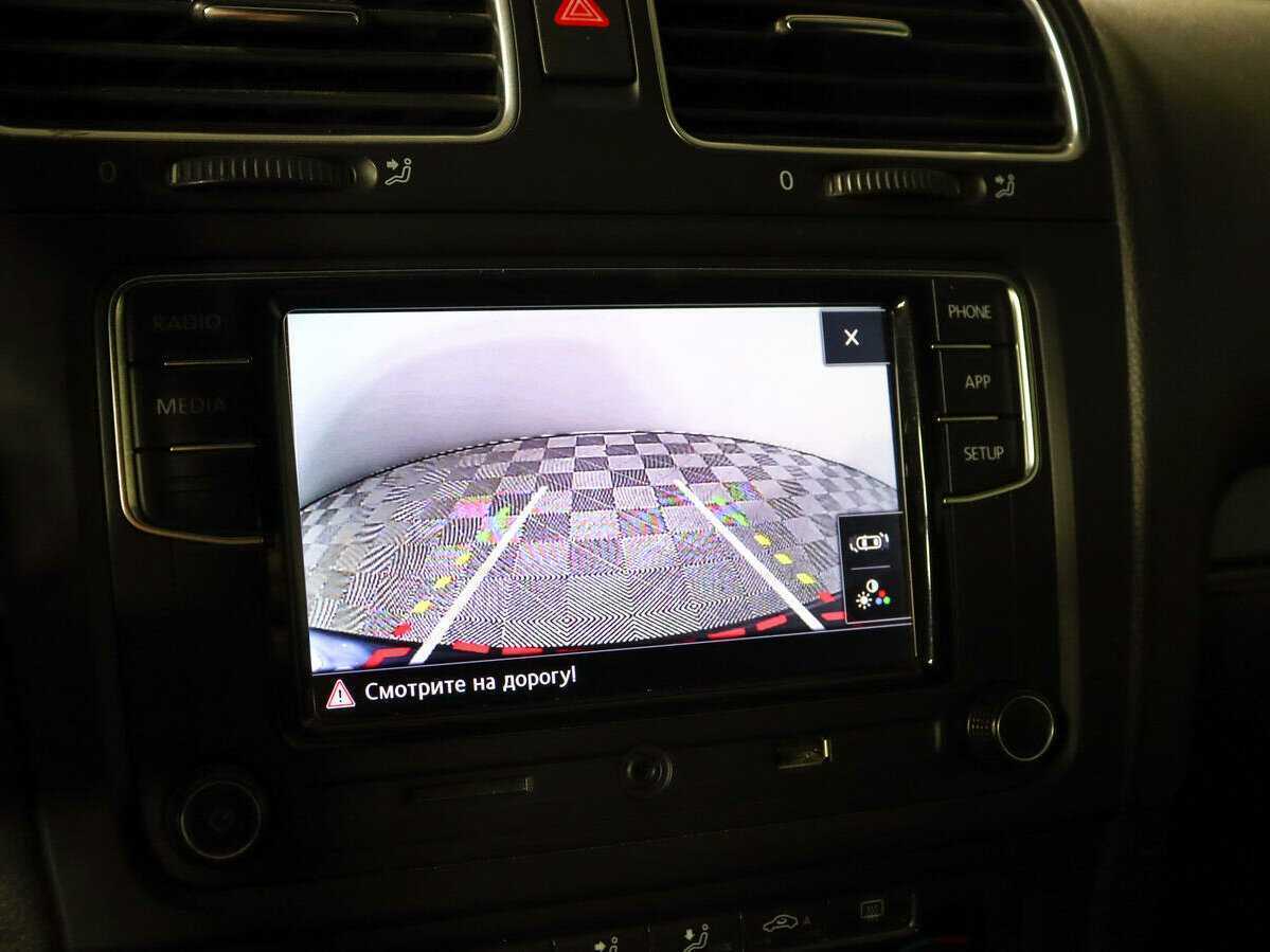 Volkswagen Golf GTI с пробегом — 2009 год. Фото: #13