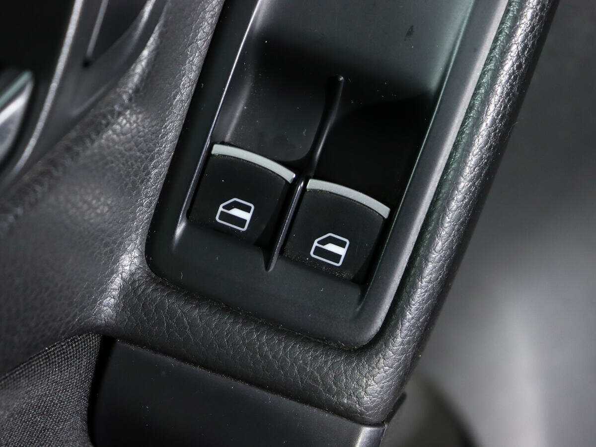 Volkswagen Golf GTI с пробегом — 2009 год. Фото: #15