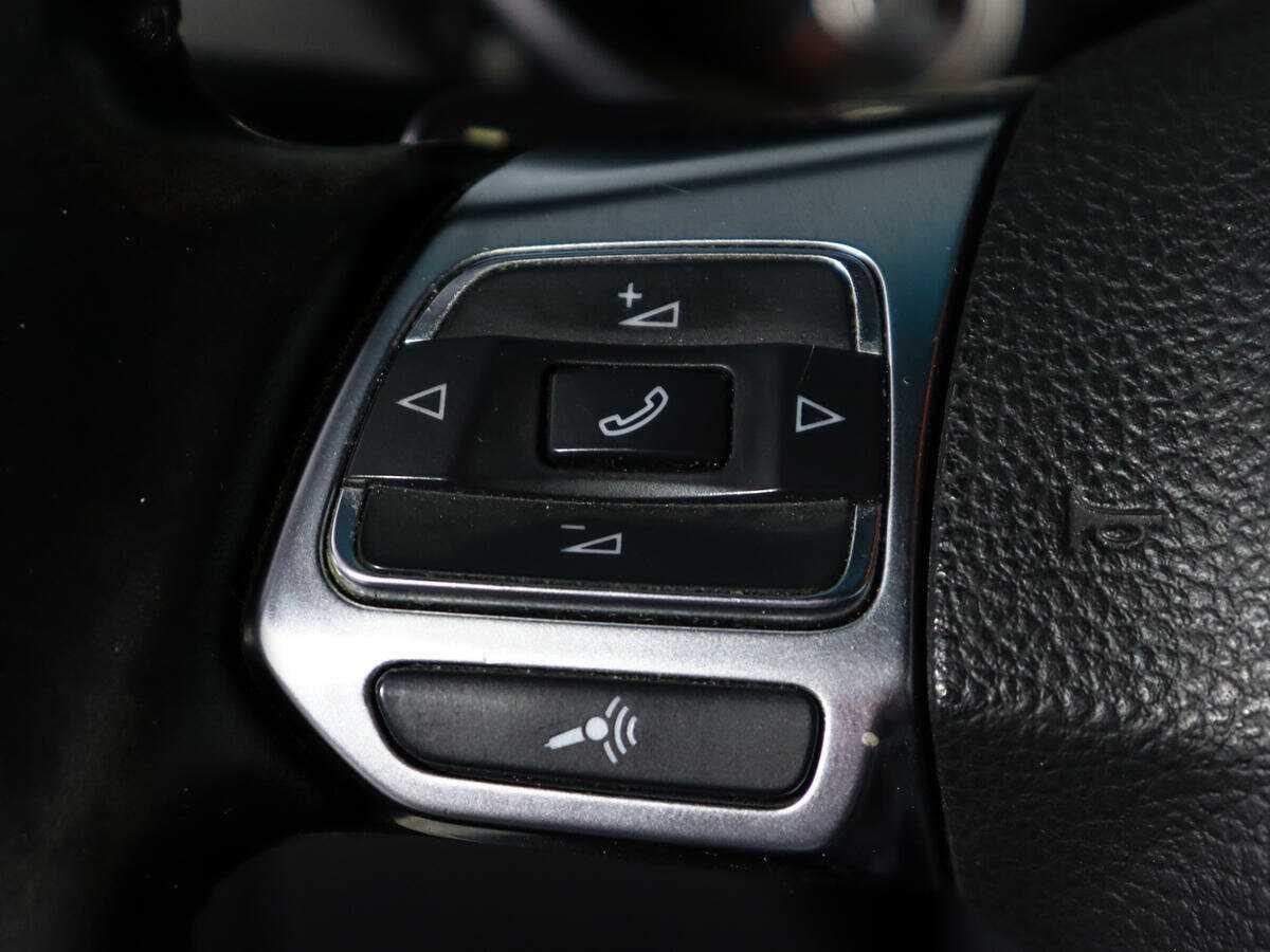 Volkswagen Golf GTI с пробегом — 2009 год. Фото: #16