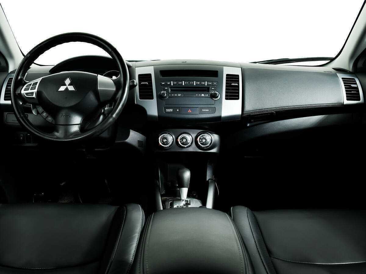 Mitsubishi Outlander с пробегом — 2011 год. Фото: #10