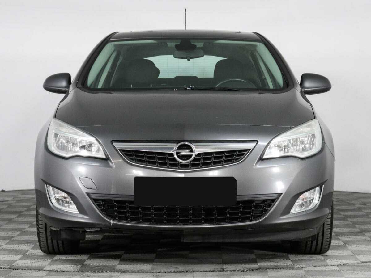 Opel Astra с пробегом — 2011 год. Фото: #1