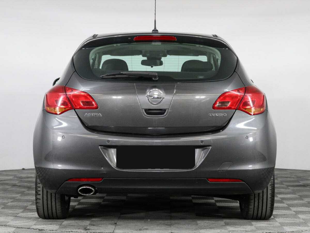 Opel Astra с пробегом — 2011 год. Фото: #5