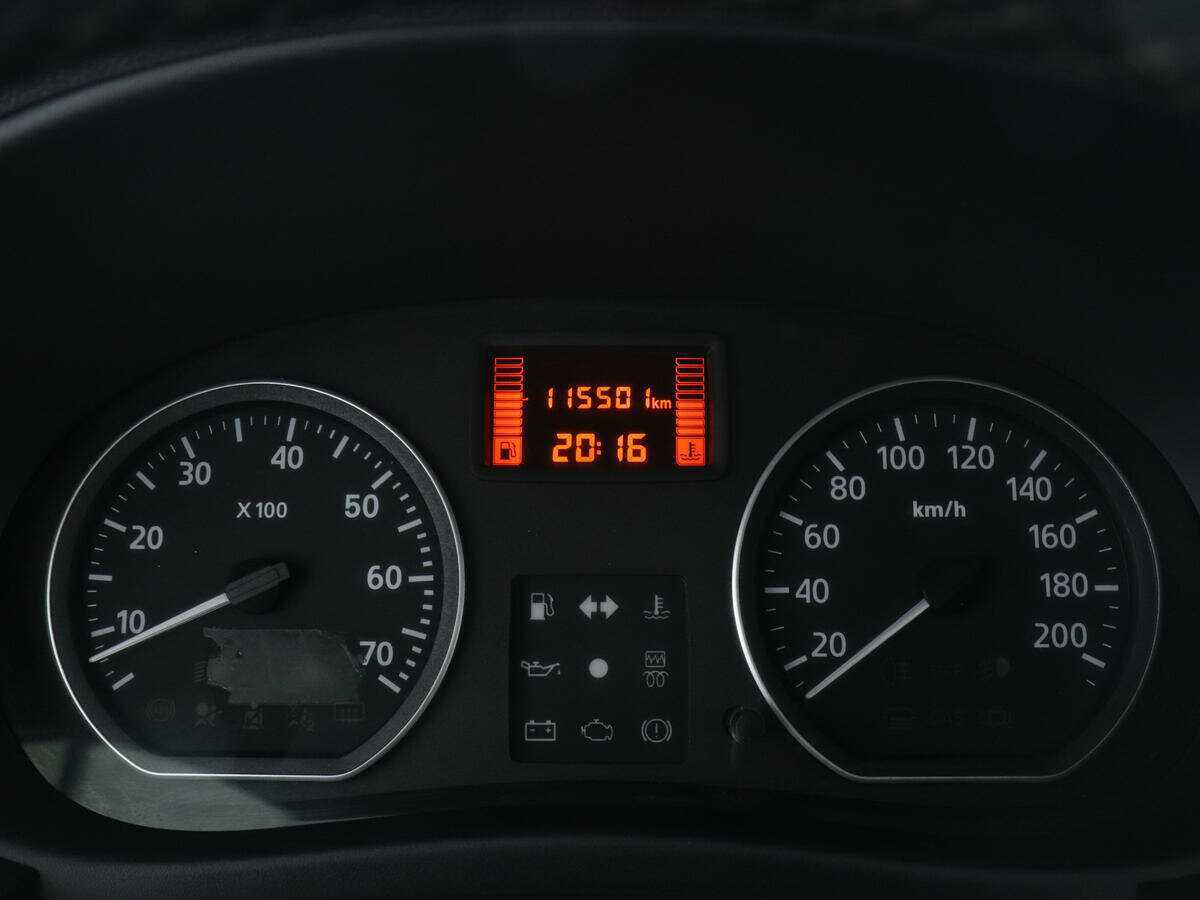 Renault Sandero с пробегом — 2013 год. Фото: #5