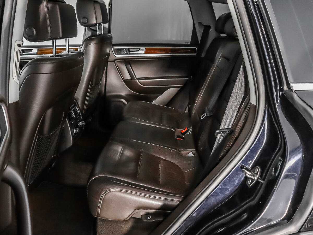 Volkswagen Touareg с пробегом — 2010 год. Фото: #11