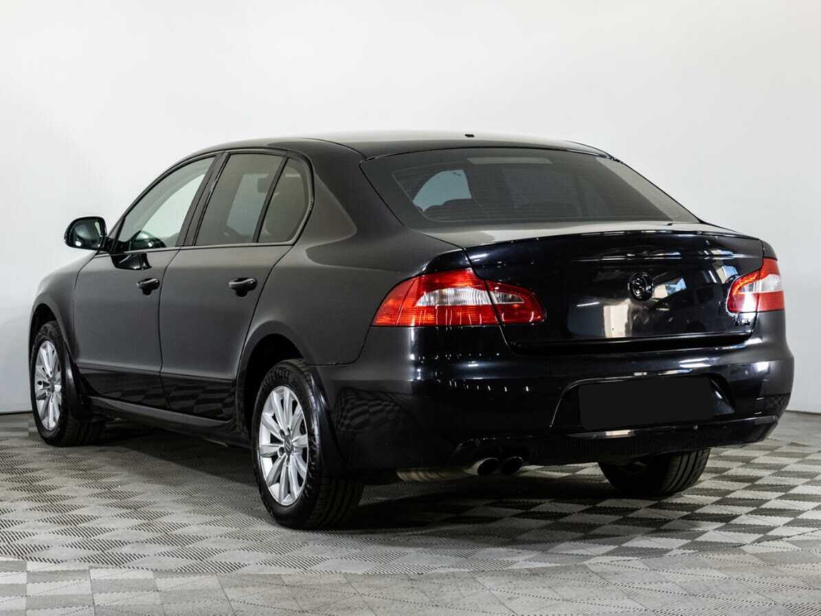 Skoda Superb с пробегом — 2011 год. Фото: #5