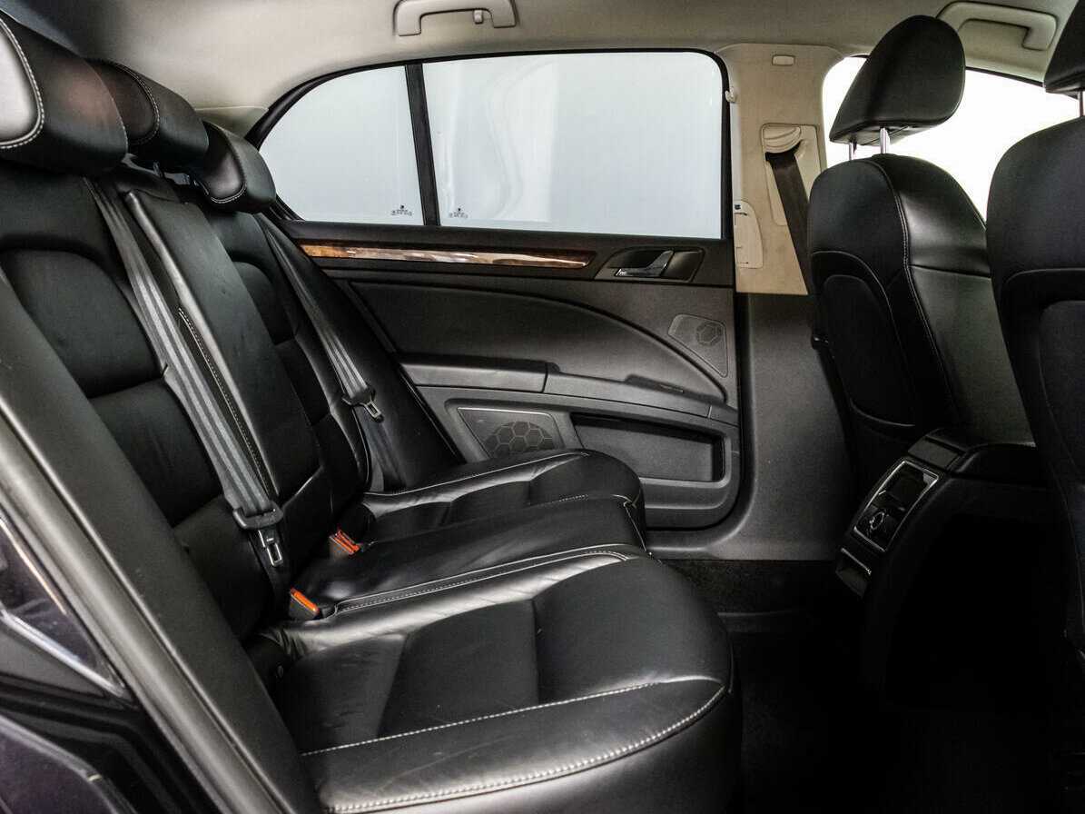 Skoda Superb с пробегом — 2011 год. Фото: #10