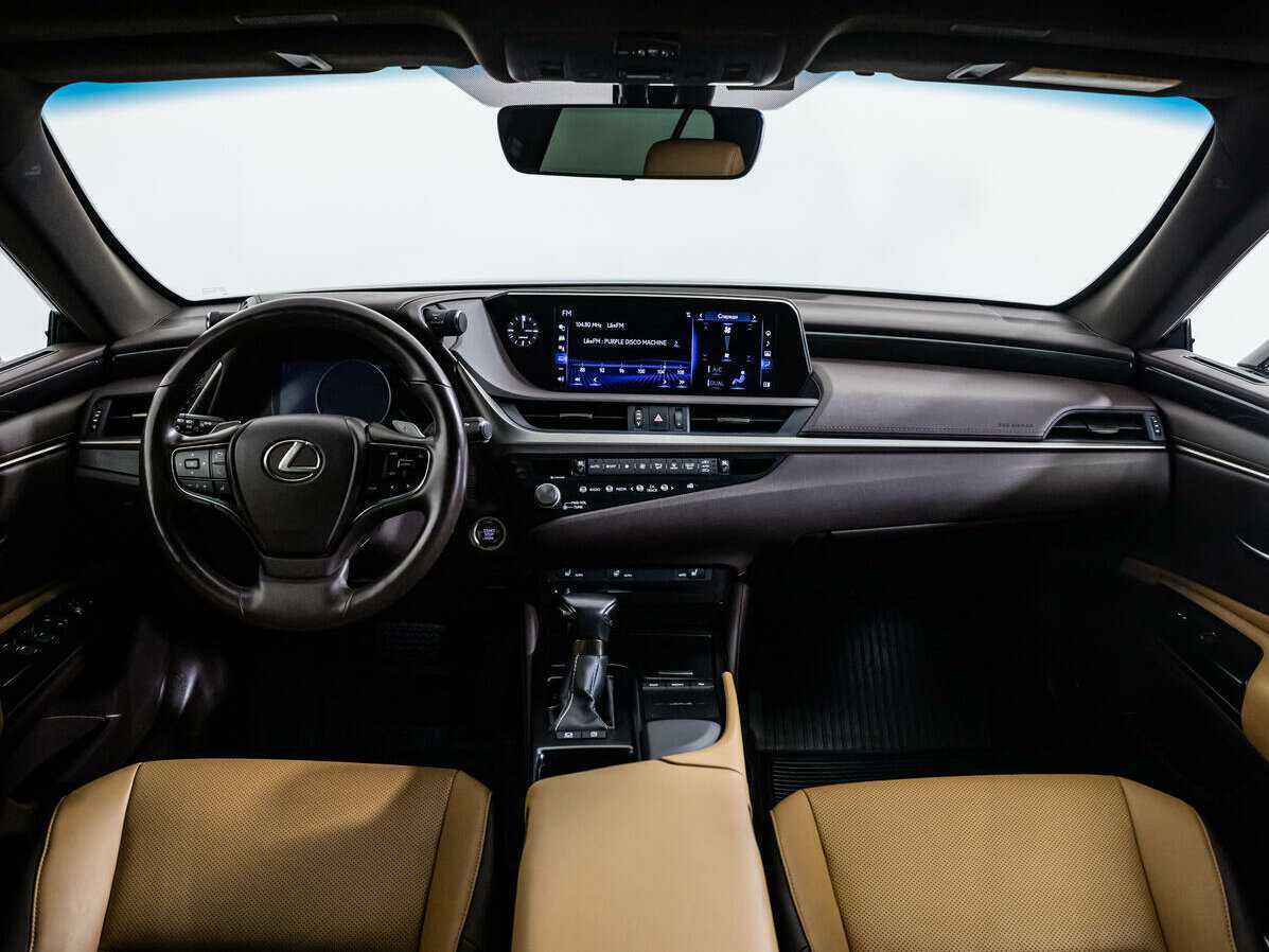 Lexus ES с пробегом — 2020 год. Фото: #12