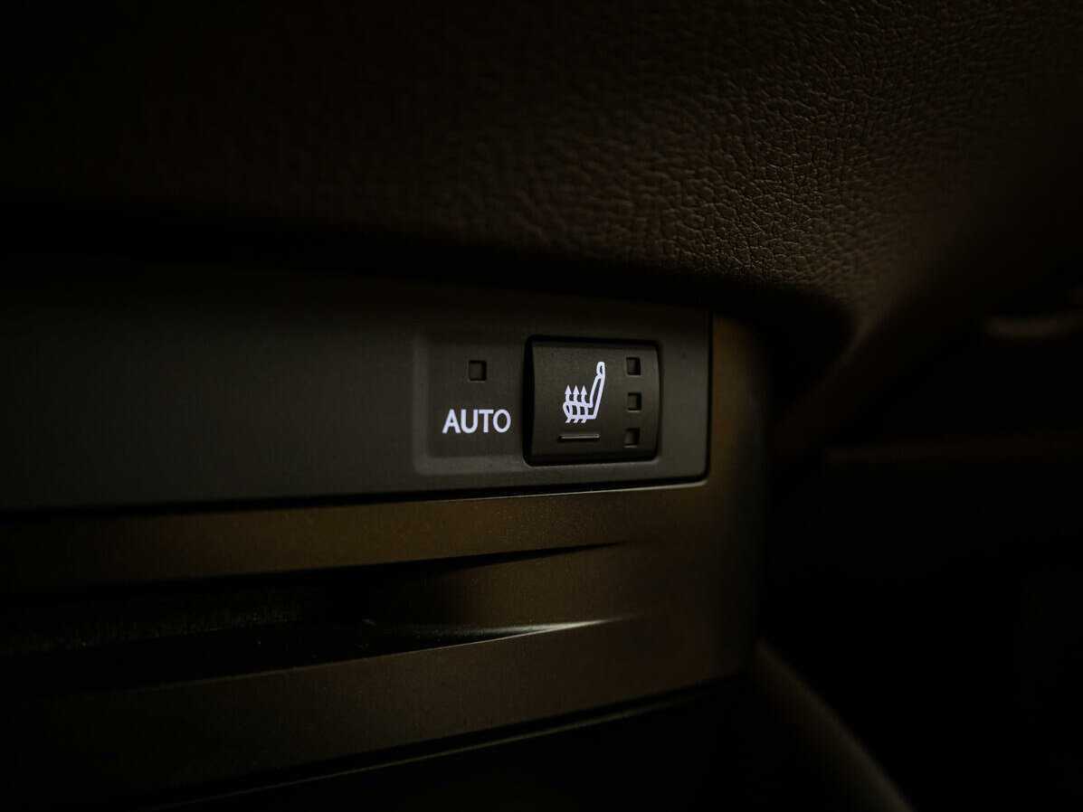 Lexus ES с пробегом — 2020 год. Фото: #15