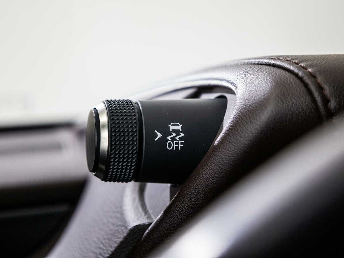 Lexus ES с пробегом — 2020 год. Фото: #18