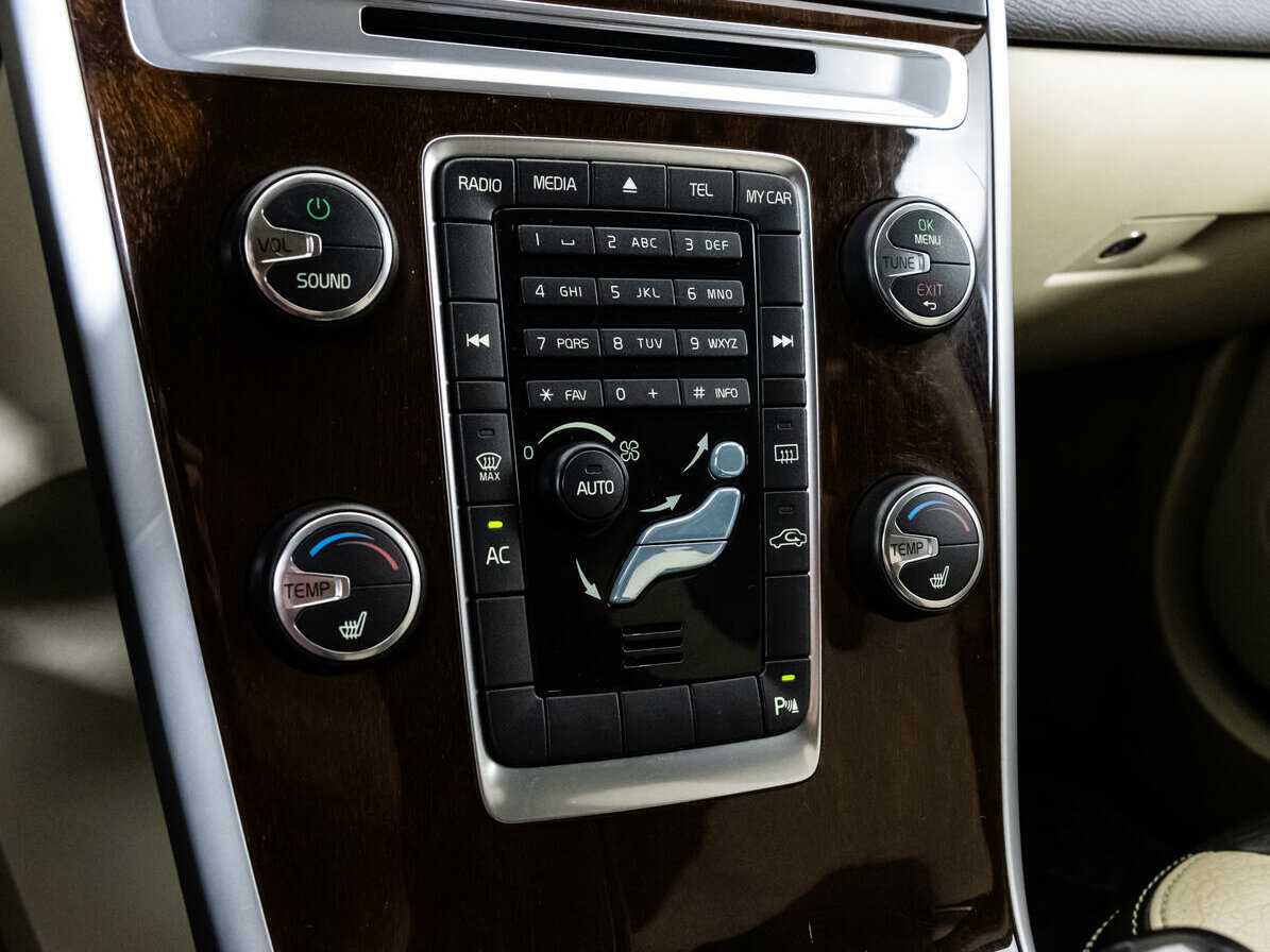 Volvo XC60 с пробегом — 2011 год. Фото: #10