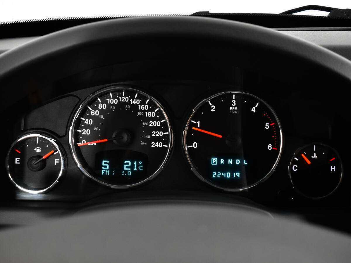 Jeep Cherokee с пробегом — 2008 год. Фото: #10