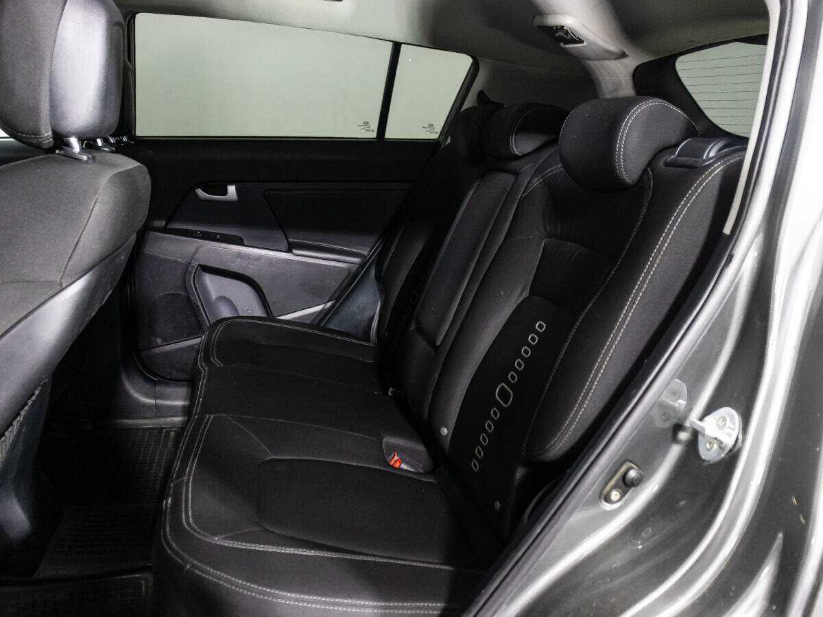 Kia Sportage с пробегом — 2011 год. Фото: #9