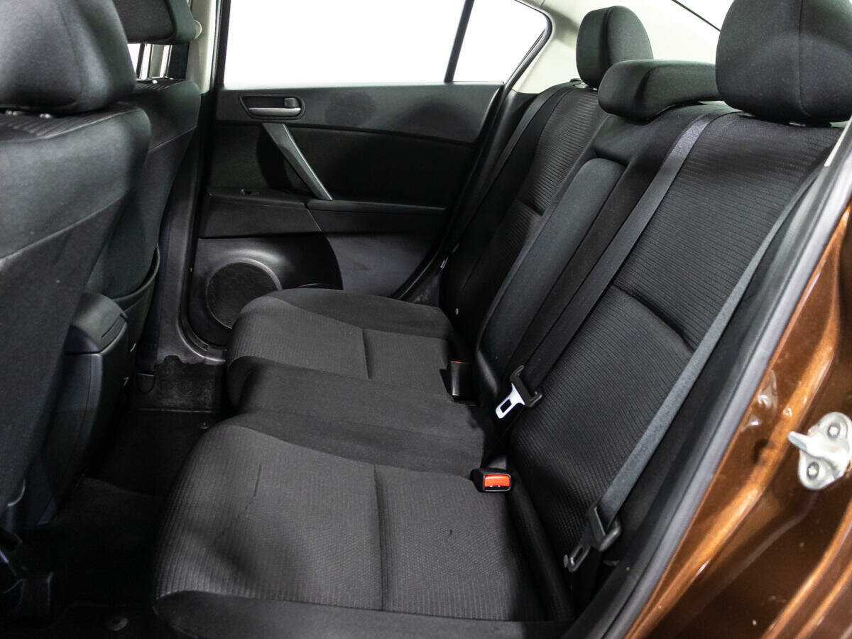 Mazda 3 с пробегом — 2011 год. Фото: #9