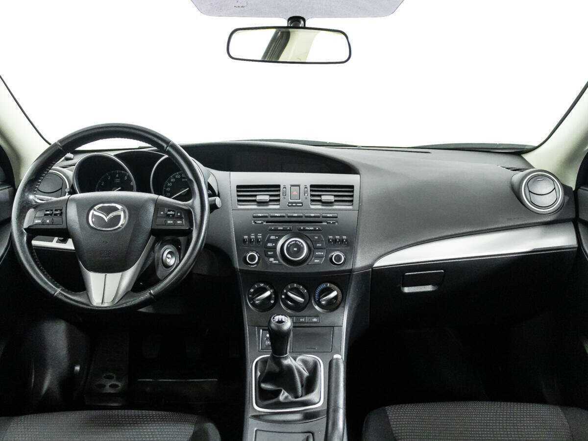 Mazda 3 с пробегом — 2011 год. Фото: #12