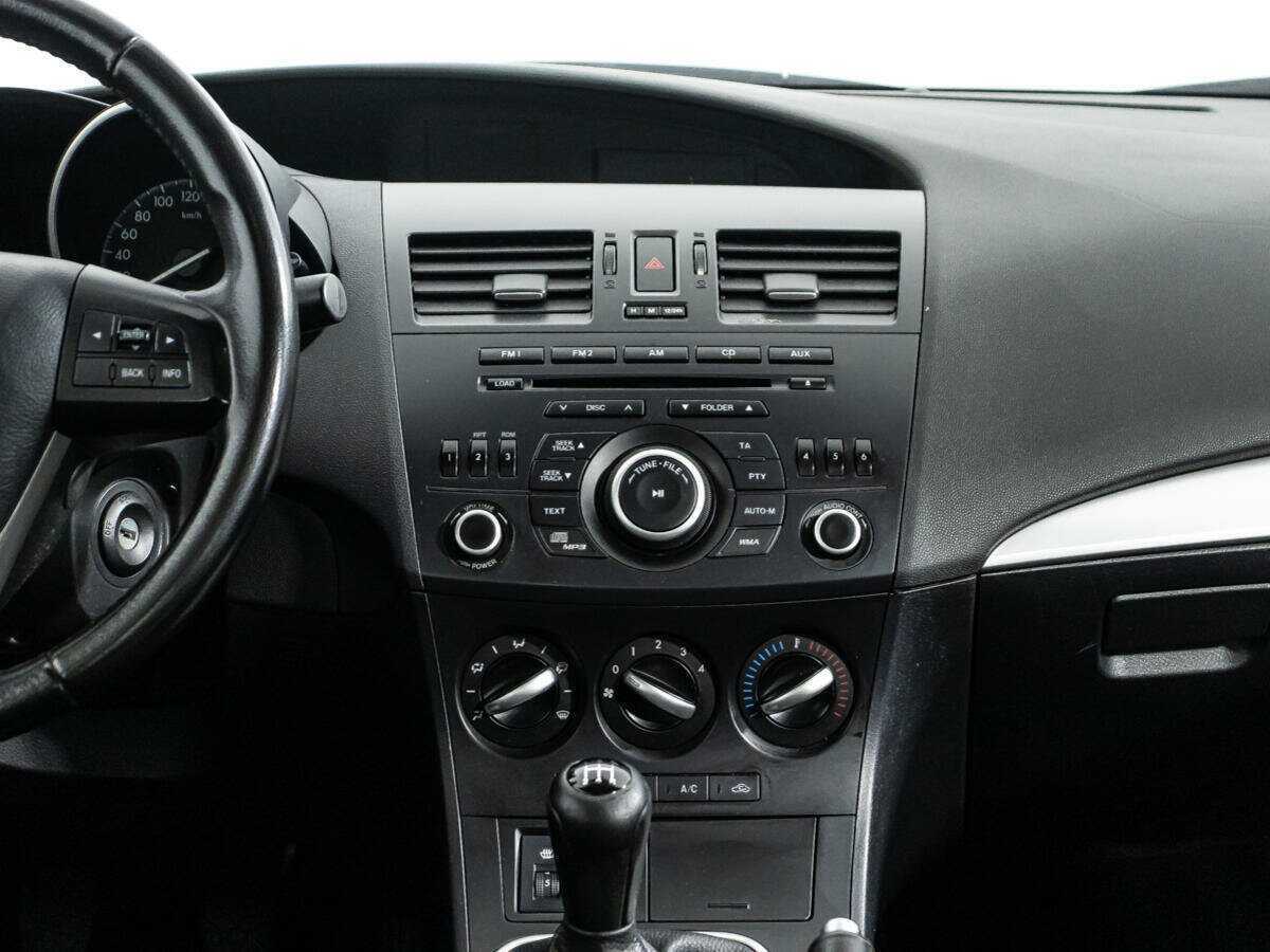 Mazda 3 с пробегом — 2011 год. Фото: #13
