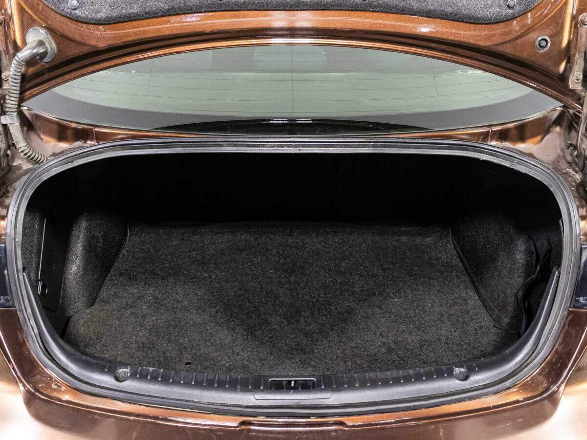 Mazda 3 с пробегом — 2011 год. Фото: #14