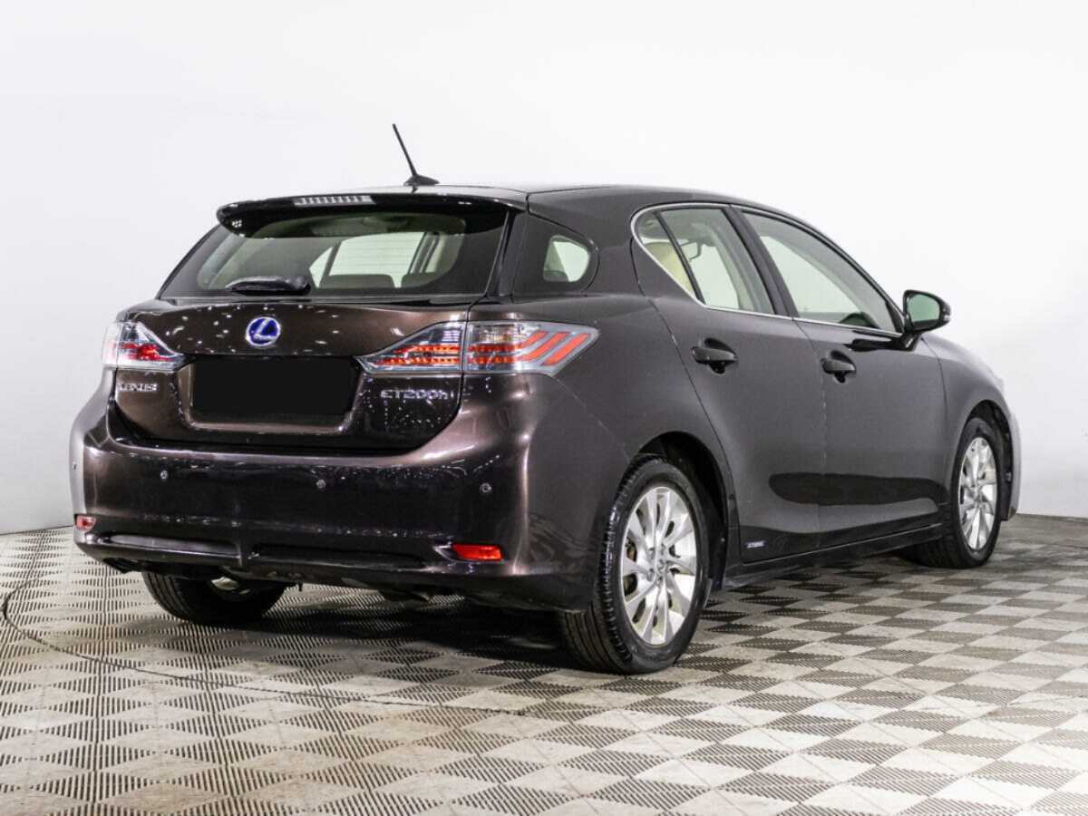 Lexus CT с пробегом — 2011 год. Фото: #4