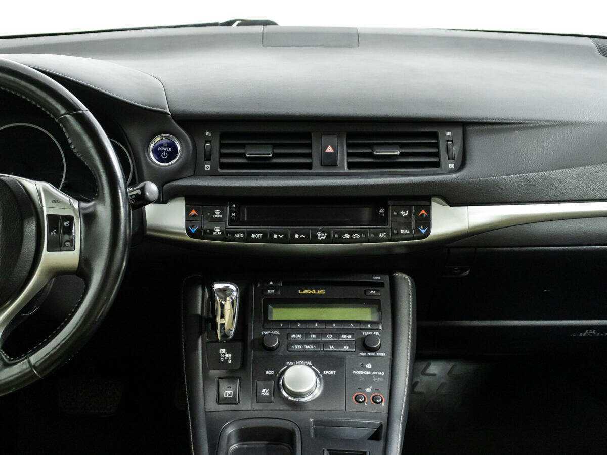 Lexus CT с пробегом — 2011 год. Фото: #13