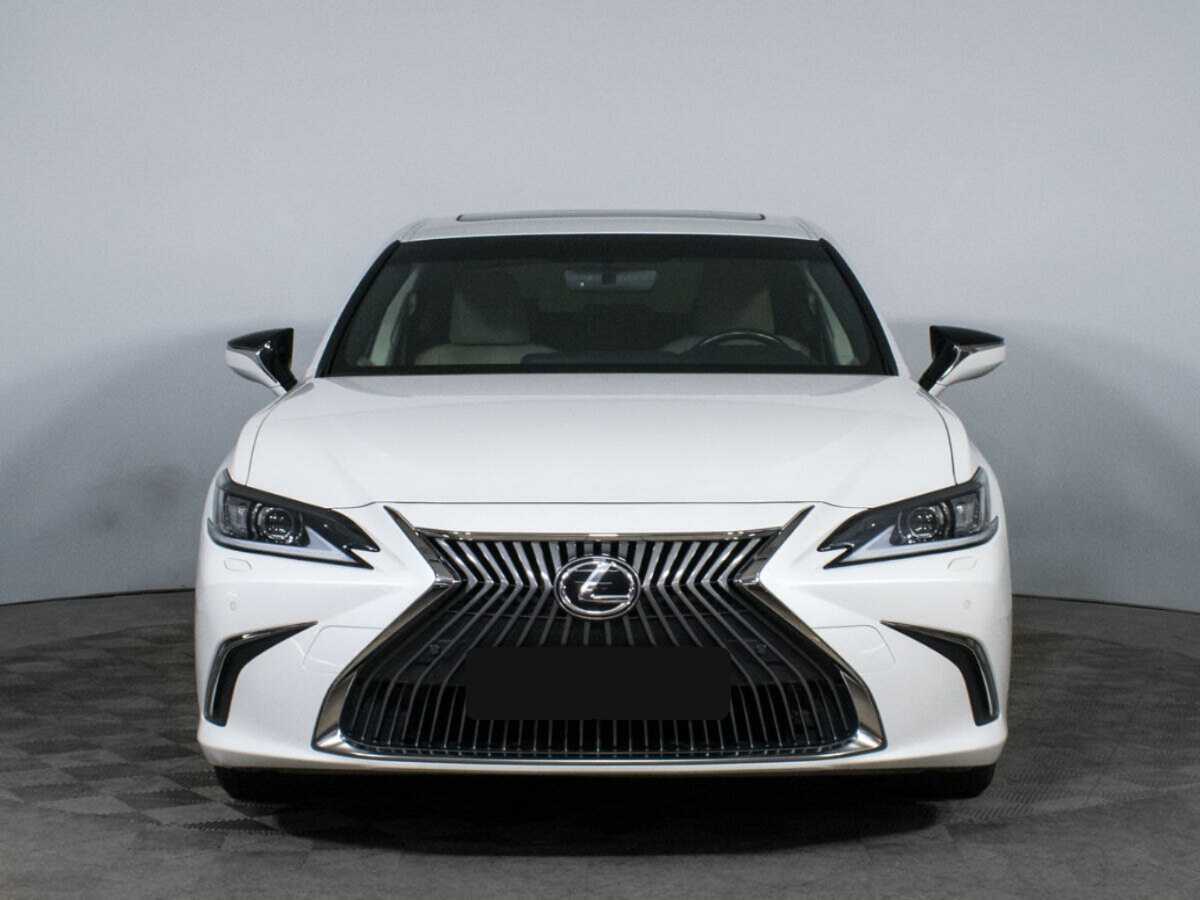 Lexus ES с пробегом — 2019 год. Фото: #1