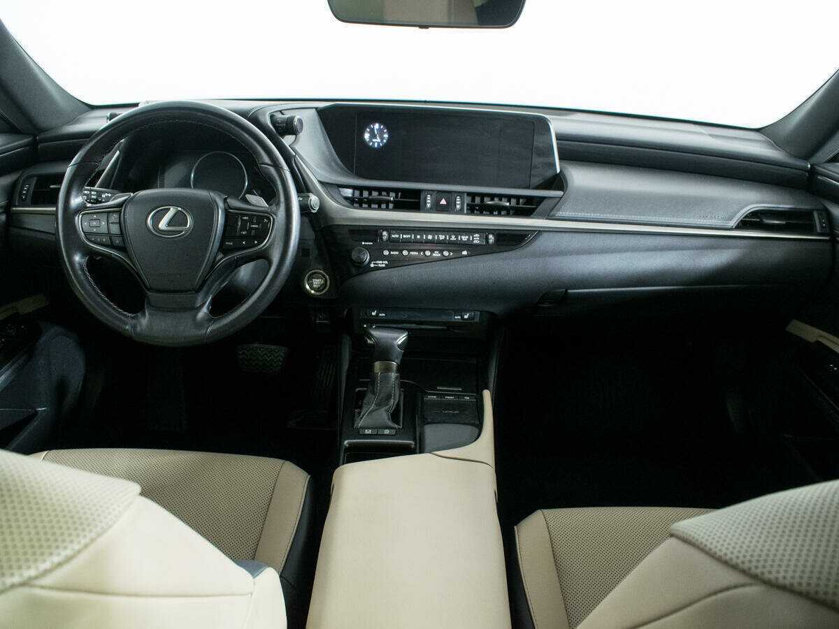 Lexus ES с пробегом — 2019 год. Фото: #11
