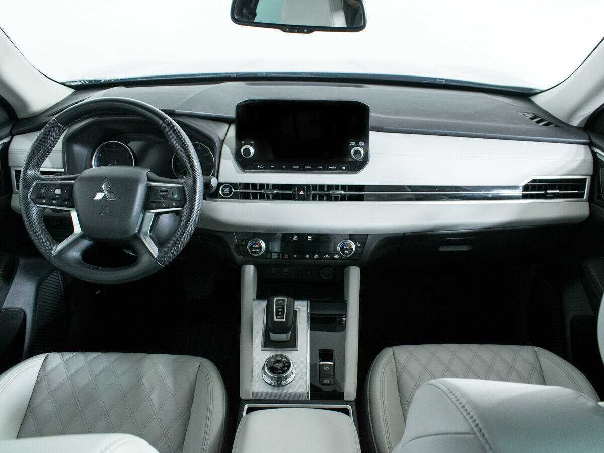 Mitsubishi Outlander с пробегом — 2022 год. Фото: #11