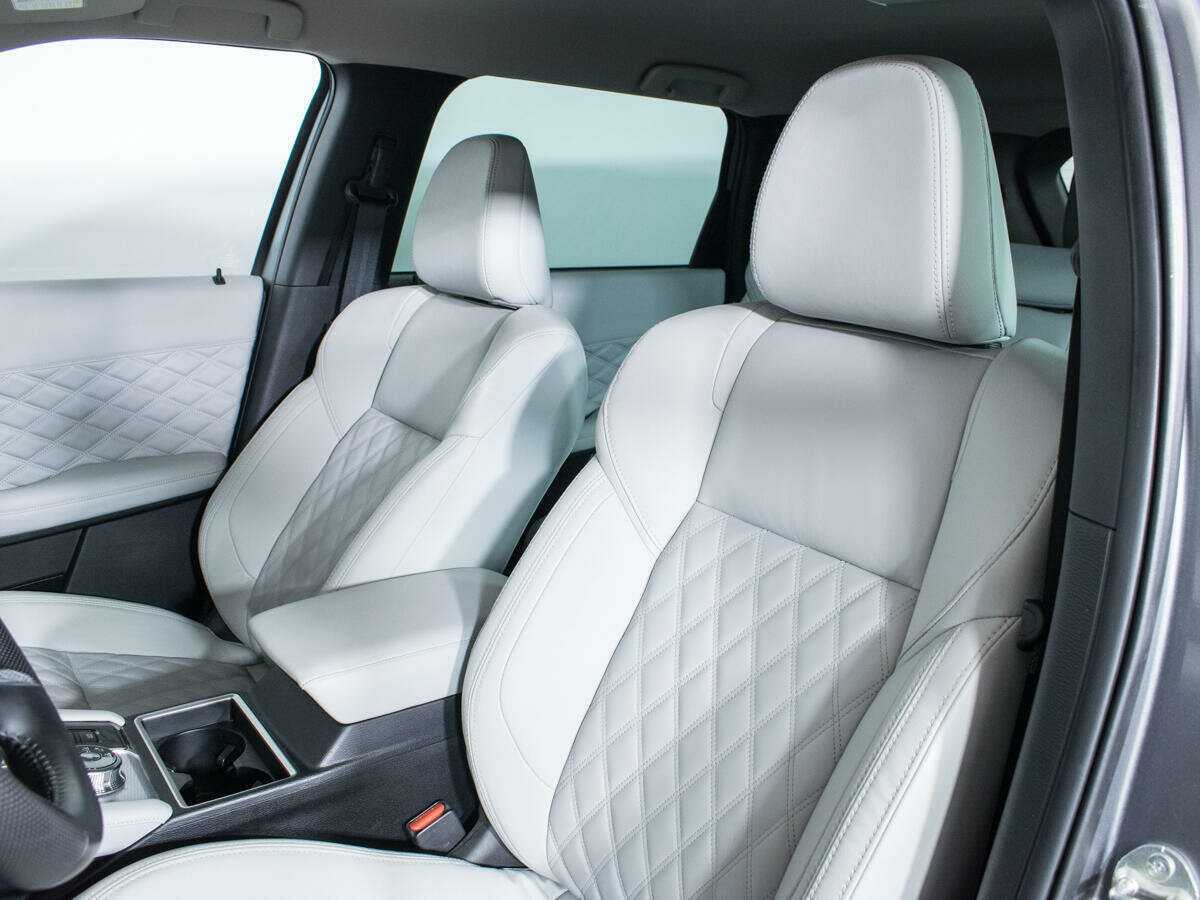 Mitsubishi Outlander с пробегом — 2022 год. Фото: #15