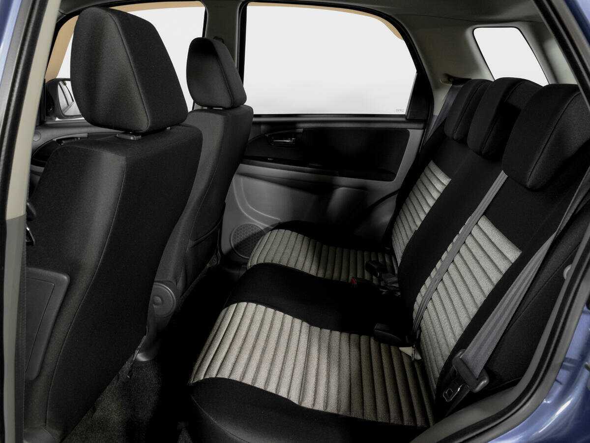 Suzuki SX4 с пробегом — 2011 год. Фото: #9