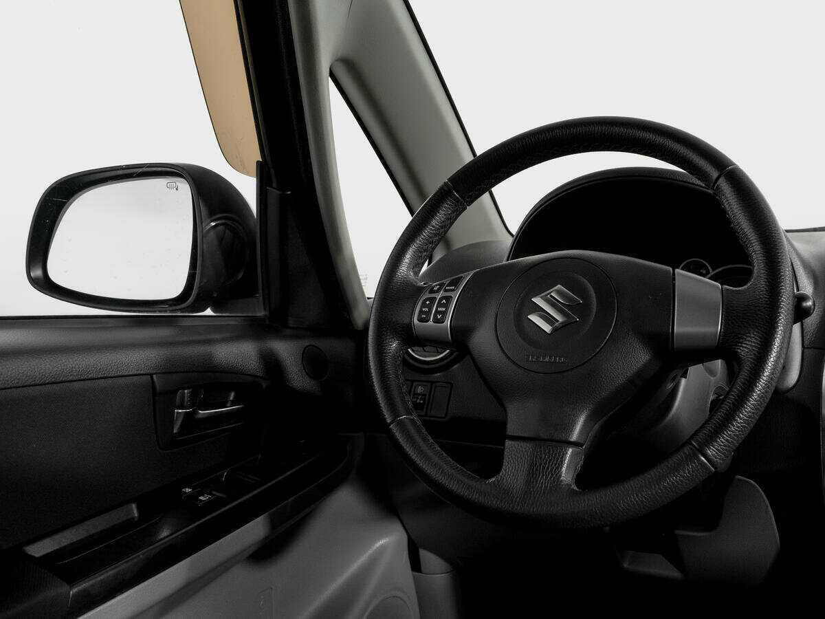 Suzuki SX4 с пробегом — 2011 год. Фото: #13
