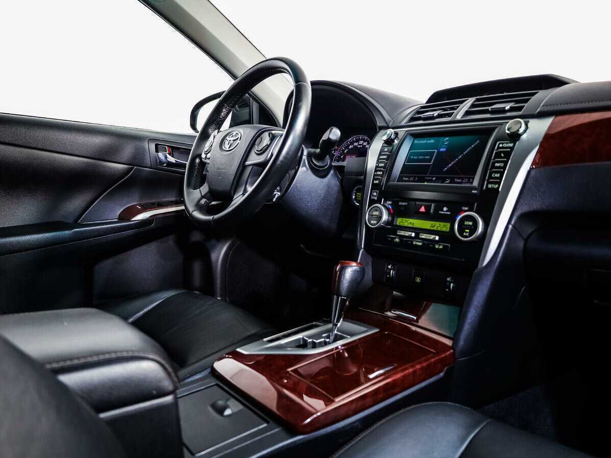 Toyota Camry с пробегом — 2013 год. Фото: #7