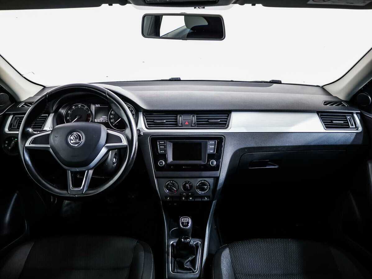 Skoda Rapid с пробегом — 2016 год. Фото: #8