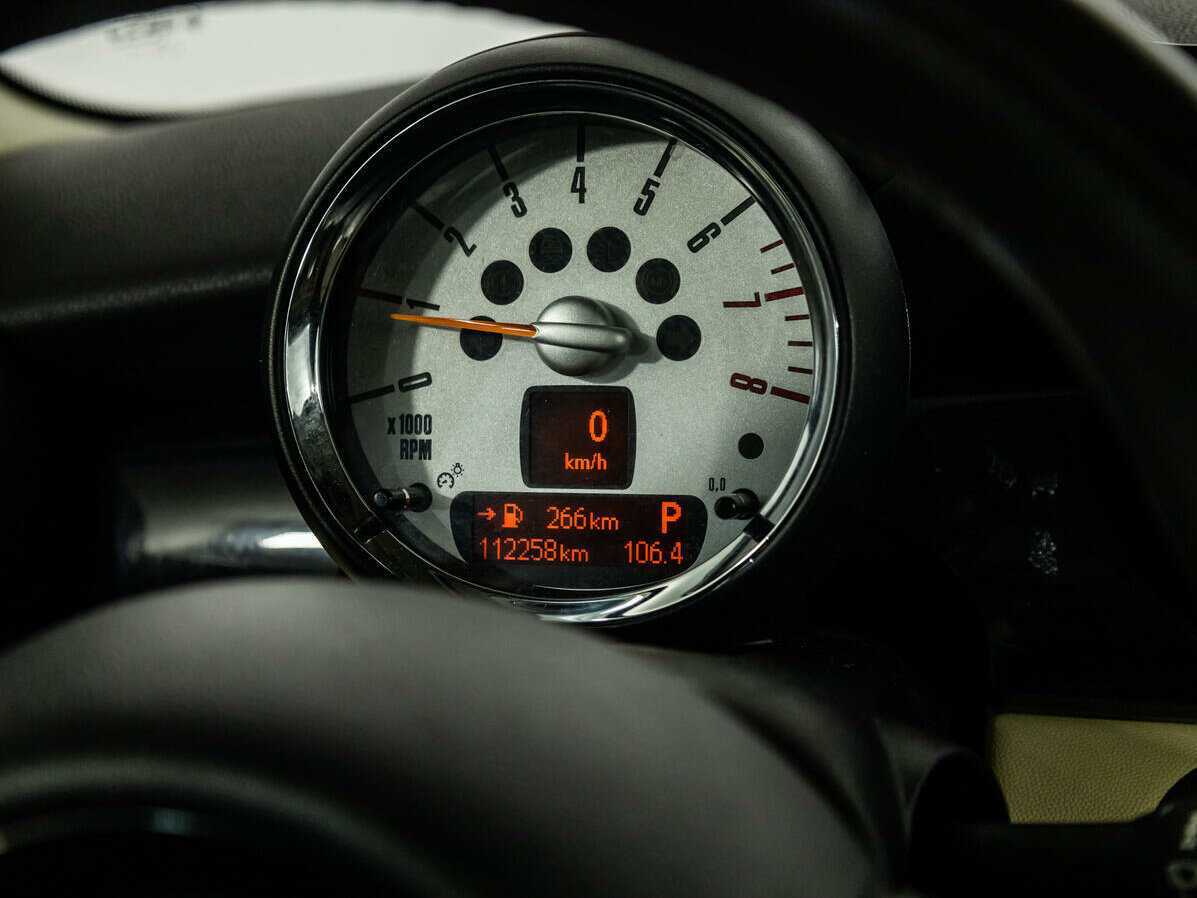 Mini Hatch с пробегом — 2010 год. Фото: #10