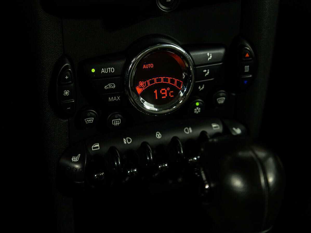 Mini Hatch с пробегом — 2010 год. Фото: #14