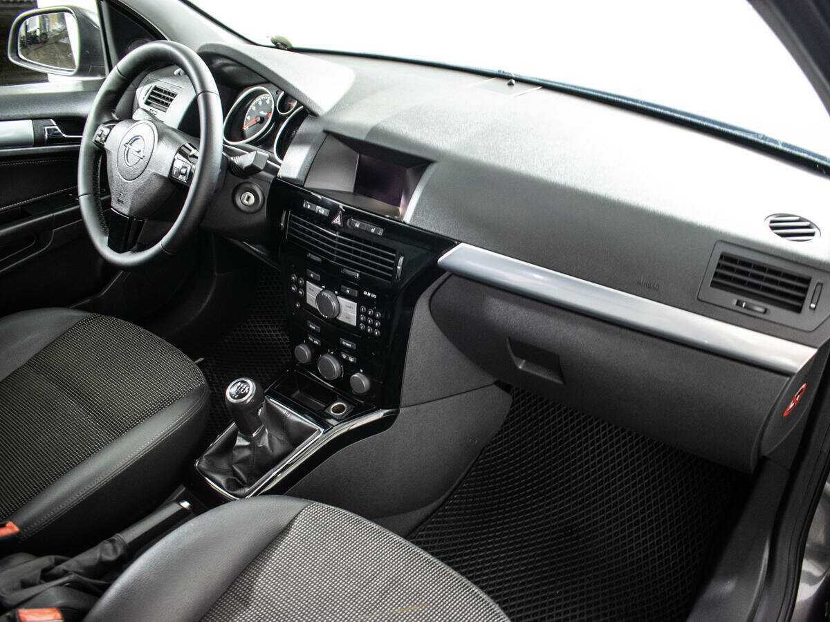 Opel Astra с пробегом — 2011 год. Фото: #8