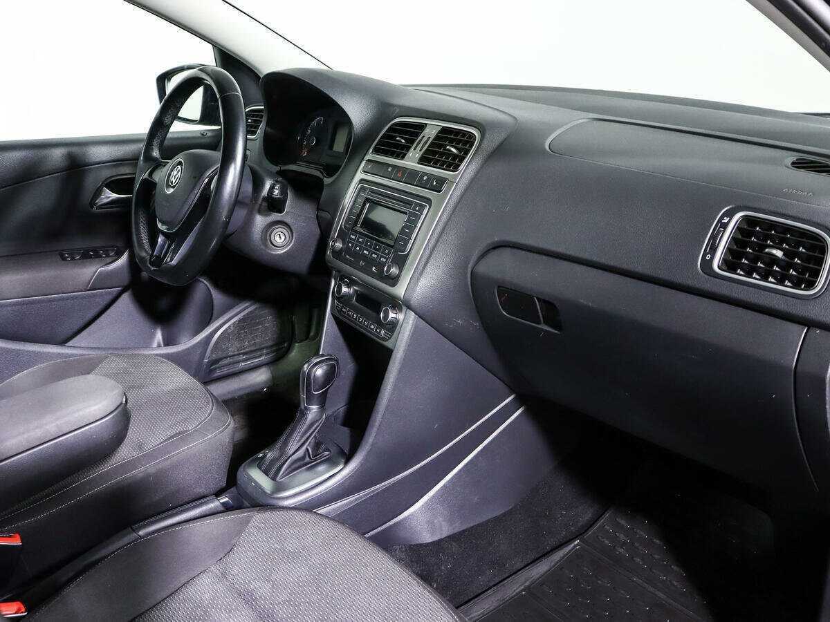 Volkswagen Polo с пробегом — 2016 год. Фото: #8