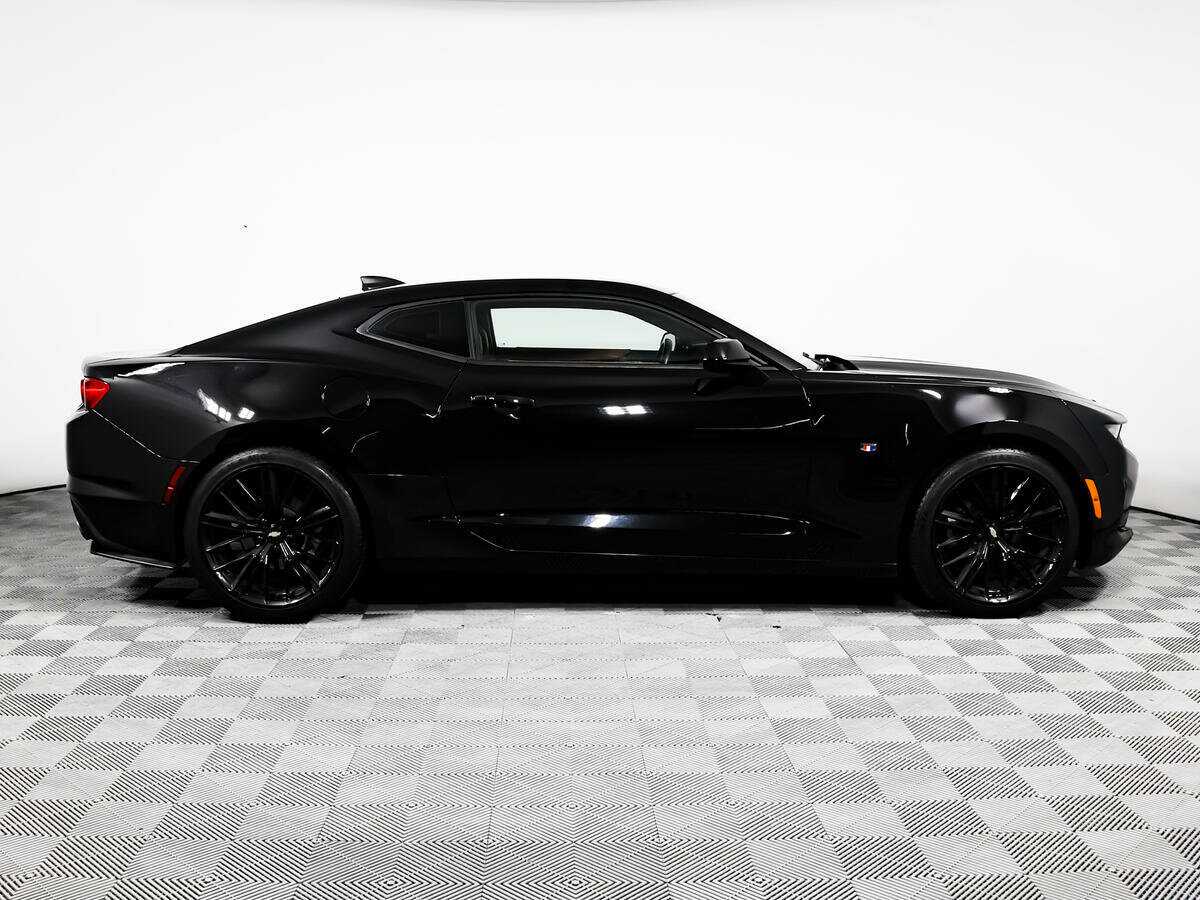 Chevrolet Camaro с пробегом — 2019 год. Фото: #3