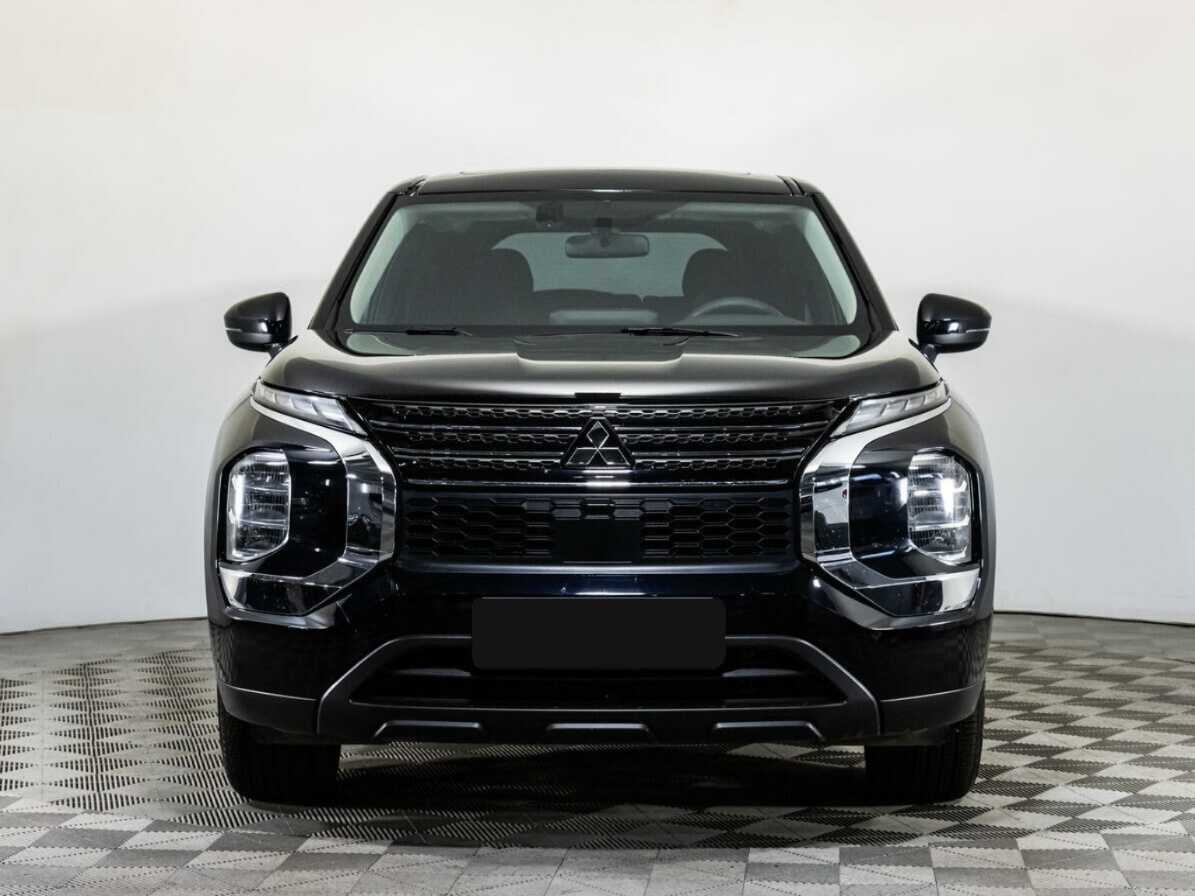 Mitsubishi Outlander с пробегом — 2023 год. Фото: #1