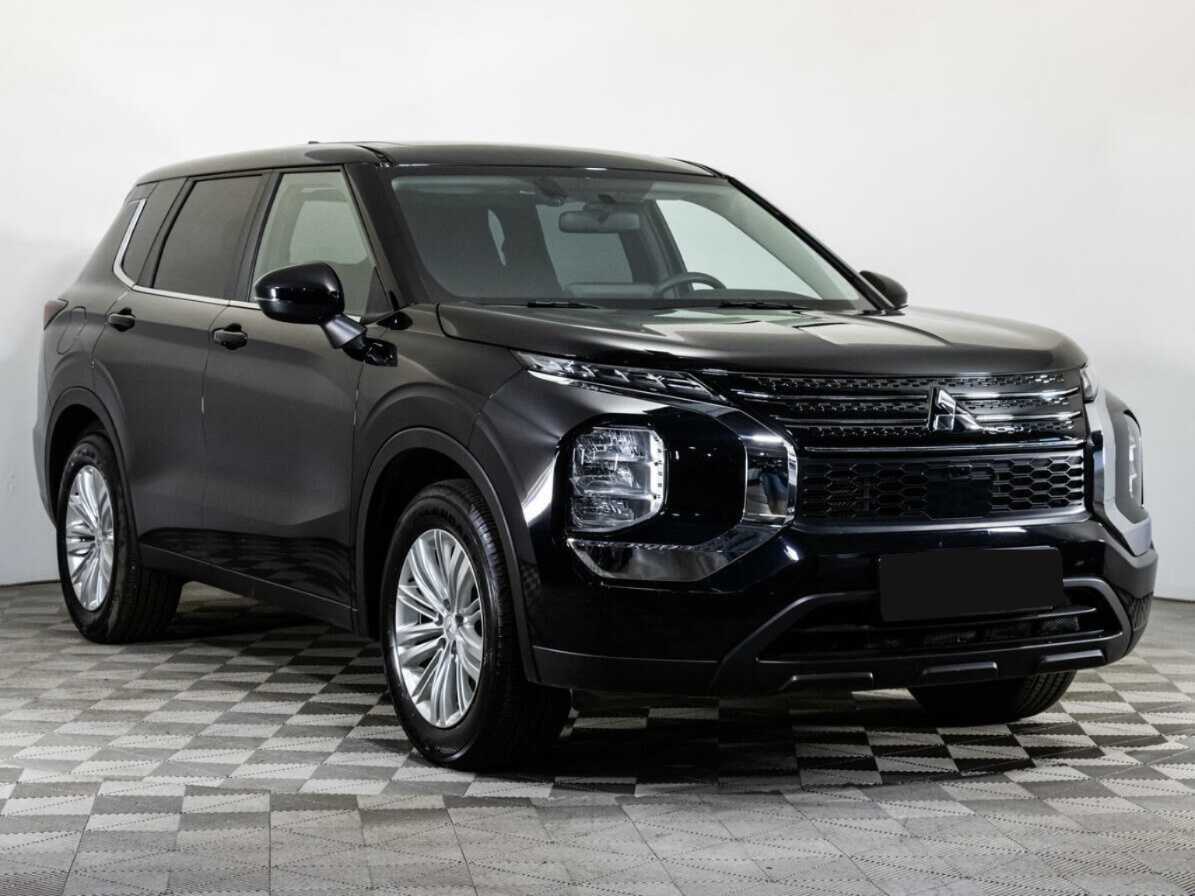 Mitsubishi Outlander с пробегом — 2023 год. Фото: #2