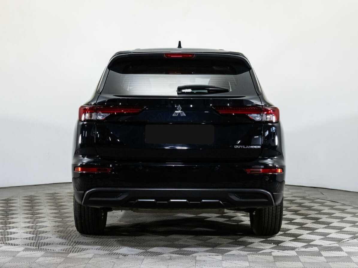 Mitsubishi Outlander с пробегом — 2023 год. Фото: #4