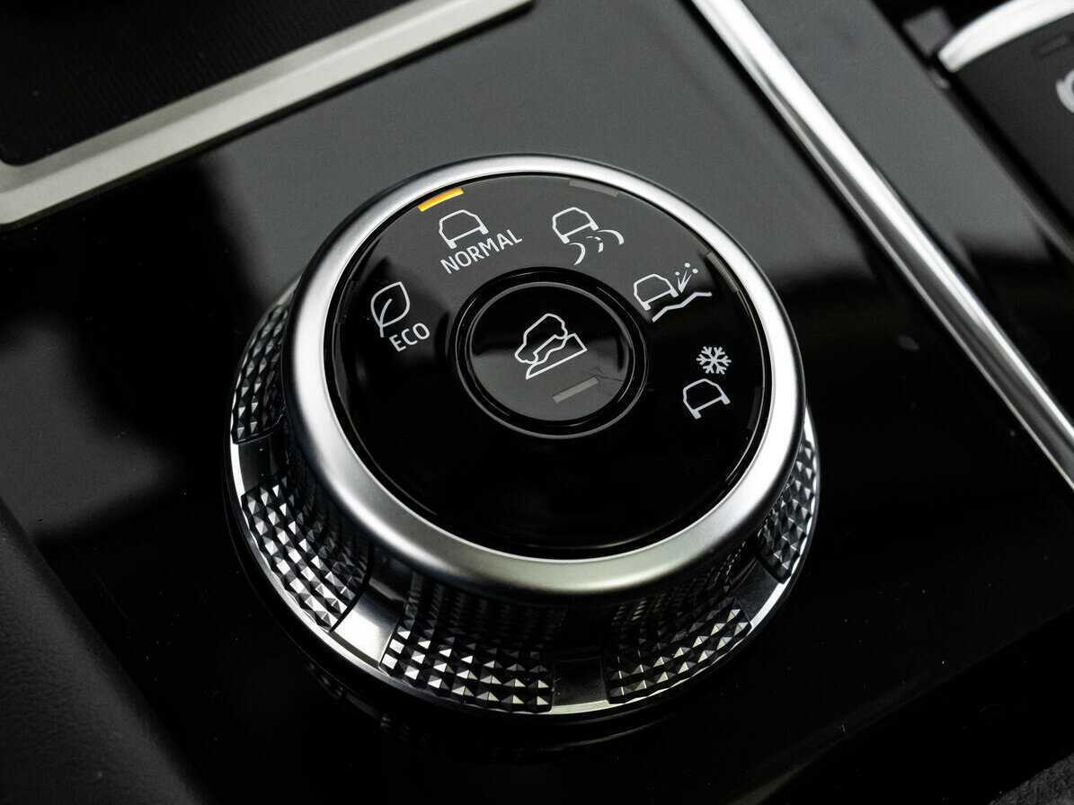 Mitsubishi Outlander с пробегом — 2023 год. Фото: #13