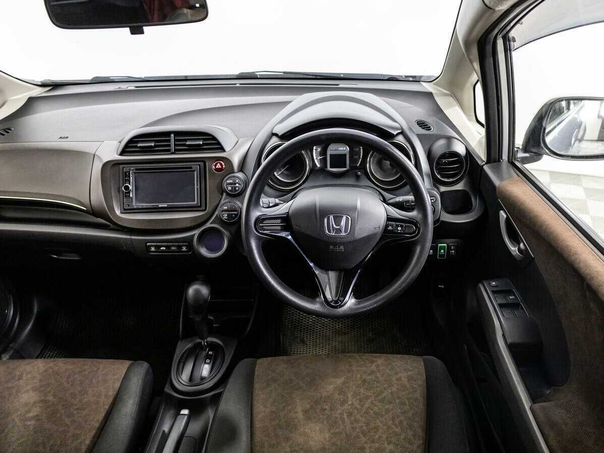 Honda Fit Shuttle с пробегом — 2013 год. Фото: #14