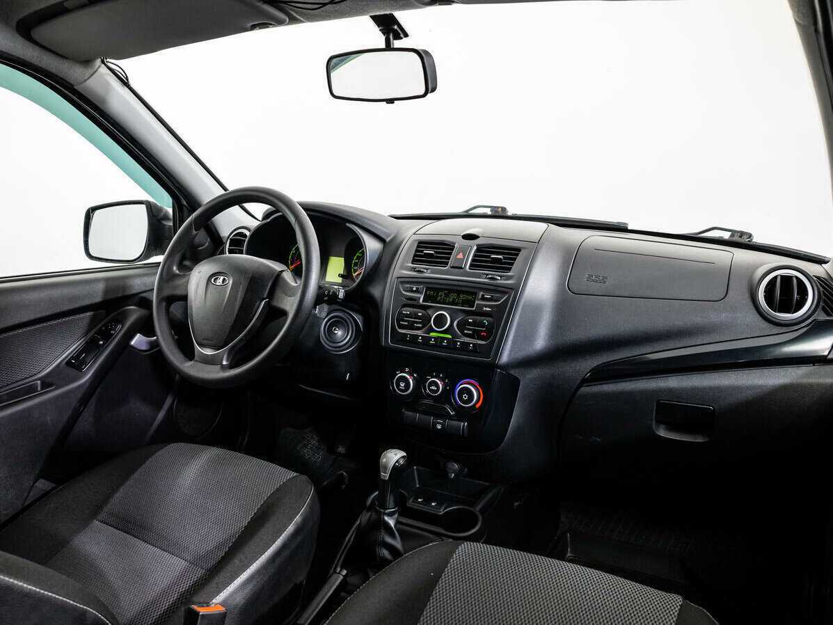 Lada (ВАЗ) Kalina с пробегом — 2017 год. Фото: #8