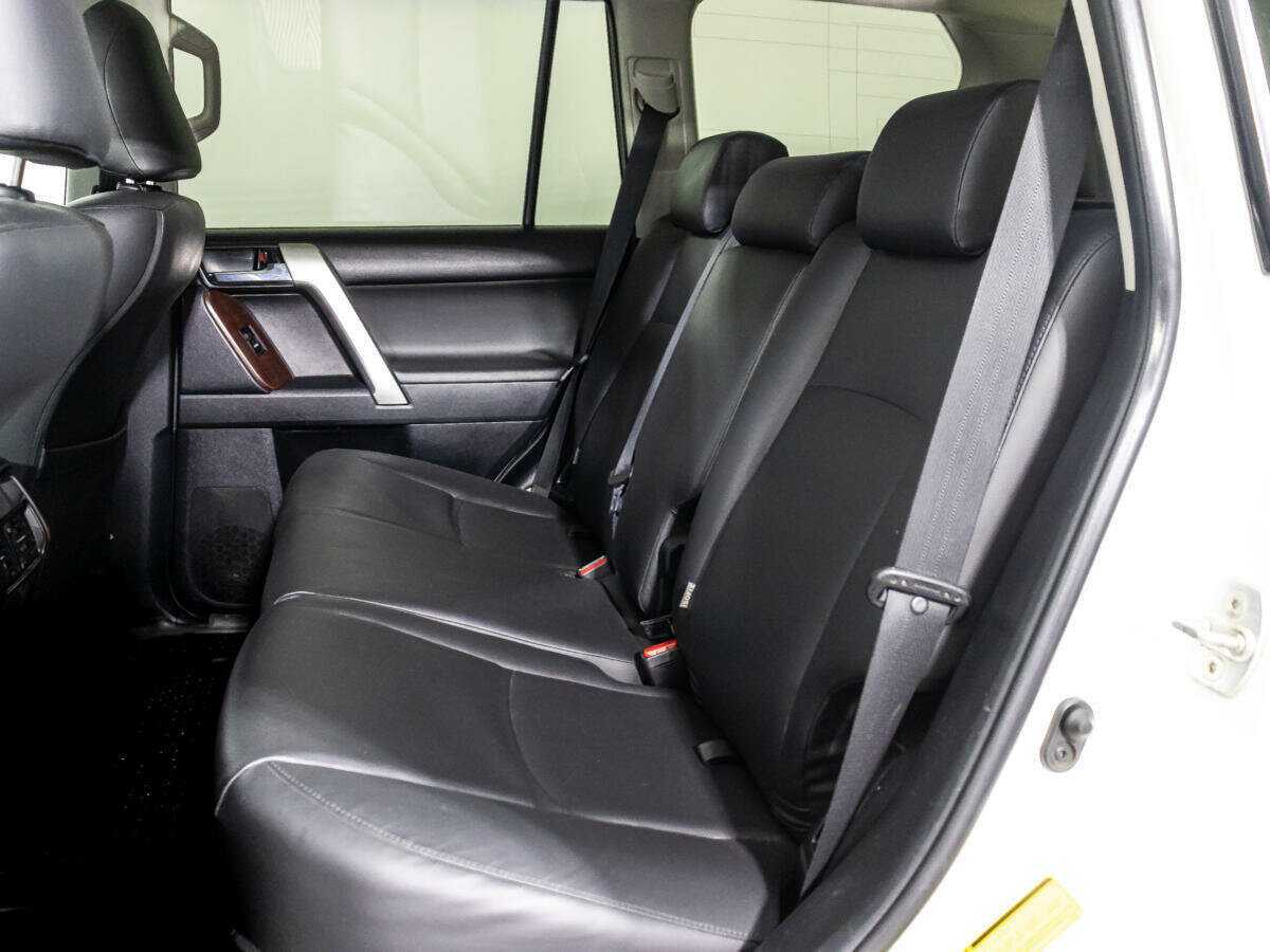Toyota Land Cruiser Prado с пробегом — 2014 год. Фото: #8