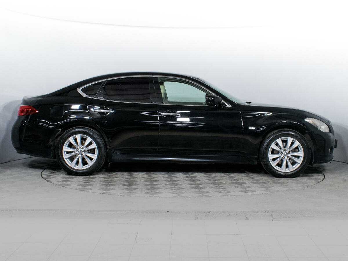 Infiniti M с пробегом — 2011 год. Фото: #3