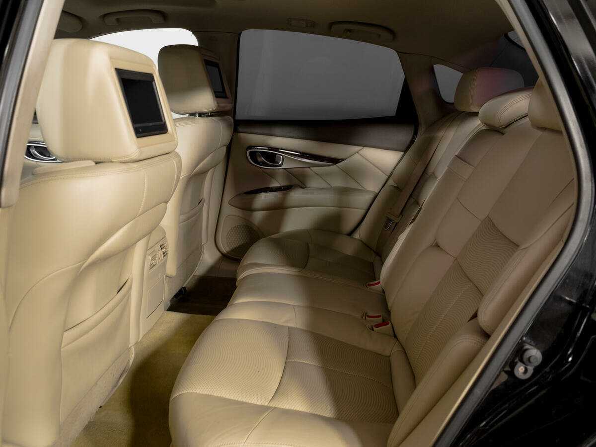 Infiniti M с пробегом — 2011 год. Фото: #9