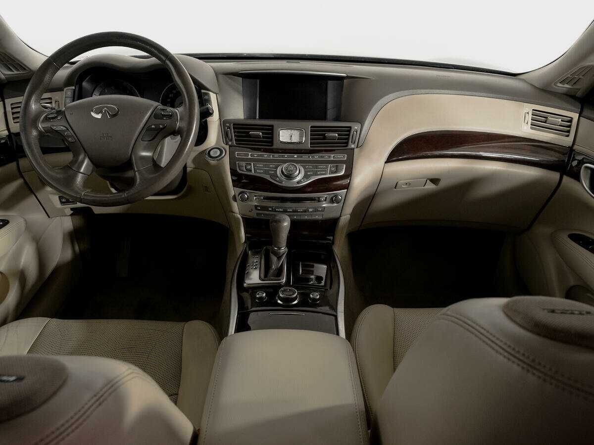 Infiniti M с пробегом — 2011 год. Фото: #11
